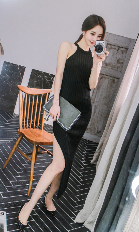 时尚搭配：搭配紧身包臀裙，一个简单小动作就能撩到你！