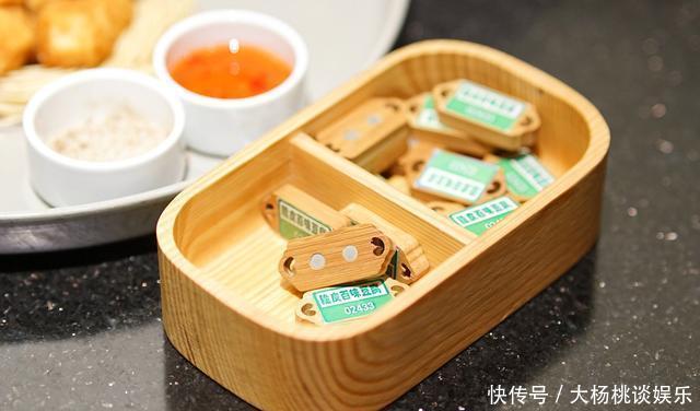  #徽菜#到黄山吃到最正宗的徽菜，臭鳜鱼被奉为徽菜蓝本，究竟有多好吃