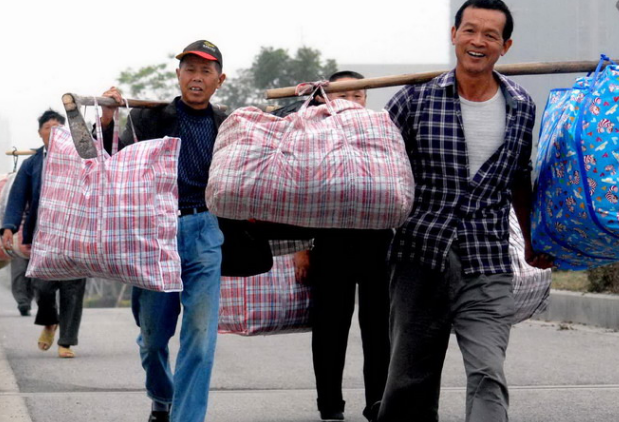  【返乡】中秋节已过，大批农民工为何又开始返乡，专家：该回的