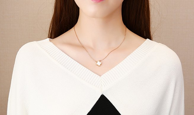 不会打扮的老婆，这次开窍了，学下面小姐姐穿套裙，美得让人惊艳