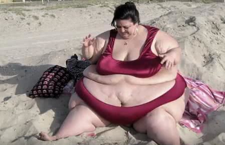 世界上最胖的女人，体重545公斤，38岁的她男友才21岁