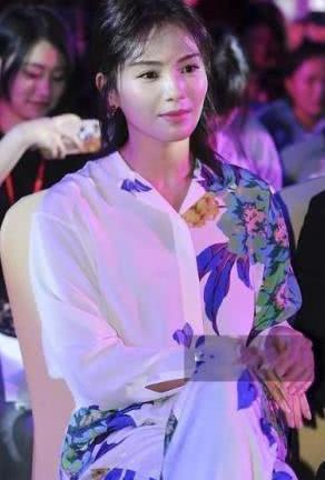 许晴穿连体裤，刘涛穿连体裤，原来已生育和未生育的区别这么大！