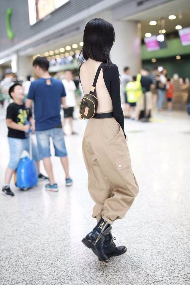 奚梦瑶真有心计，为了秀腰快把腰带拖地上了，为了秀鞋直接绑脚上