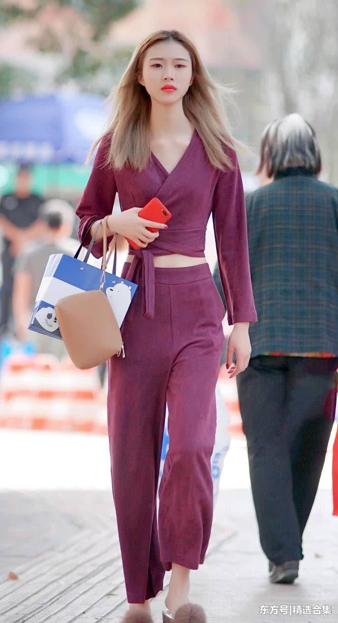 街拍:一米九一的大美女，高挑的背影十分的性感，尽显女神的气质