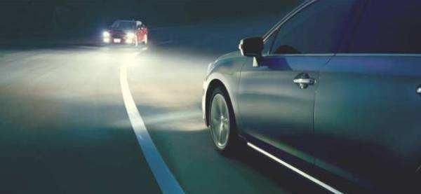  「持续」后车持续远光灯不变灯，老司机教你几招，专门对付远光