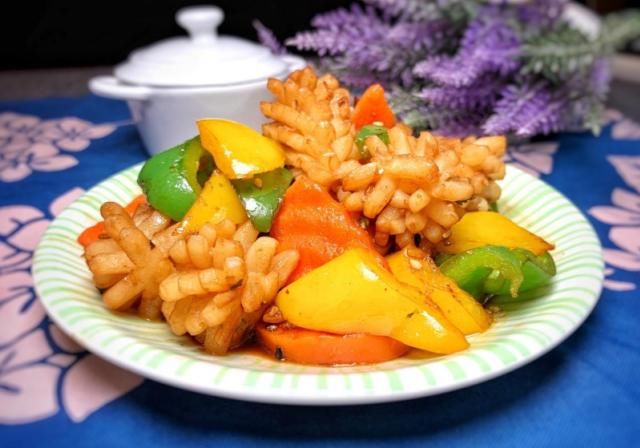 「高出」“它”的维C比西红柿高出15倍,隔三差五吃一次,肤白貌美身材好