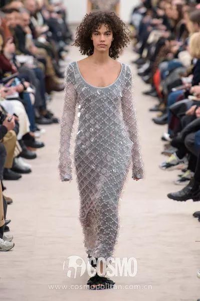 时髦办|这条裙子是翻车界扛把子，被我穿成了美人鱼