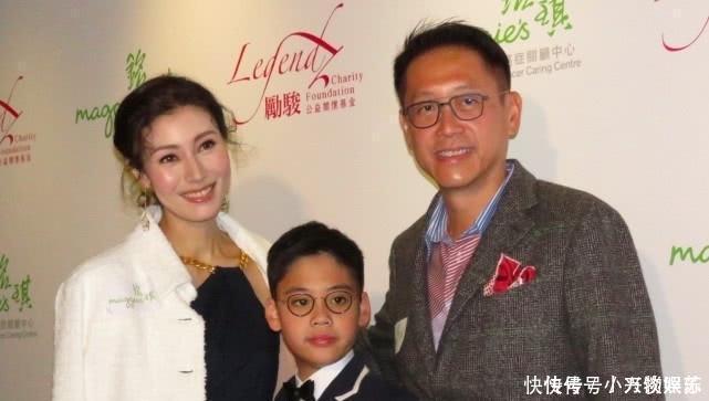 儿子@李嘉欣儿子罕见正面曝光引热议:不像爸爸像泰国王子,看破不说破