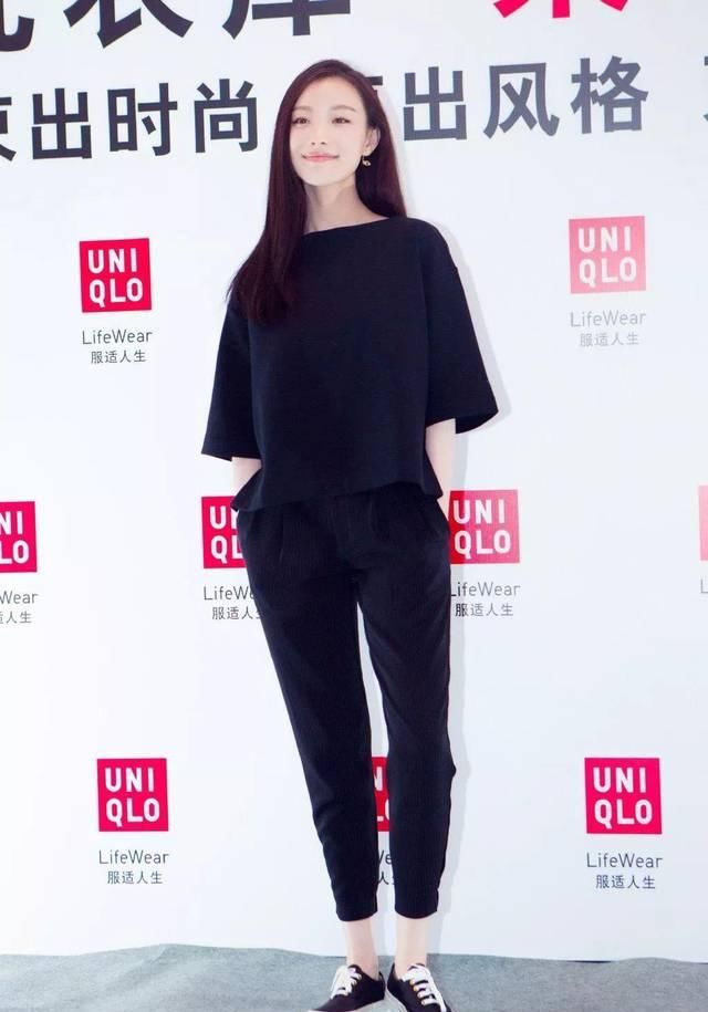 气质■2020春夏你穿衬衫+烟管裤=气质显瘦不费力!