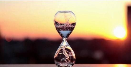  「感触」诗词｜一片愁绪已经上车，就等你们的“感触”来上车