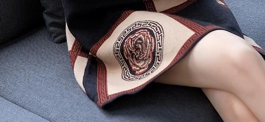 把旗袍统统比下去的秋裙！国庆出游，35-59岁女人穿，超美嫩