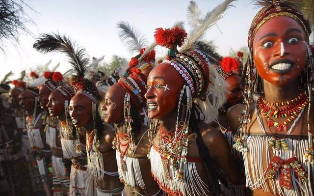 最粗暴的“女儿国”，仅700多名女性，靠偷抢壮丁繁衍后代