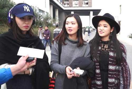 韩国姑娘扎堆来山东，她们在做啥工作？知道真相后，网友：真轻松