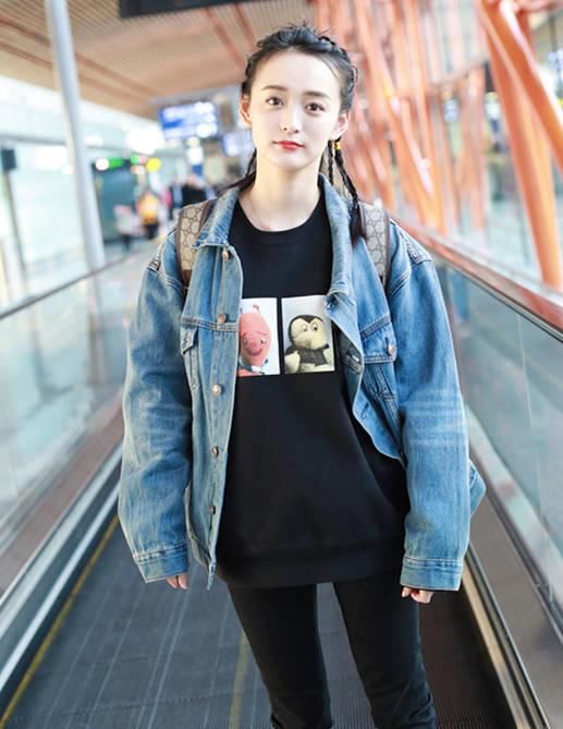  『搭配蓝色』穿休闲的牛仔外套，将随性与活力聚集一身