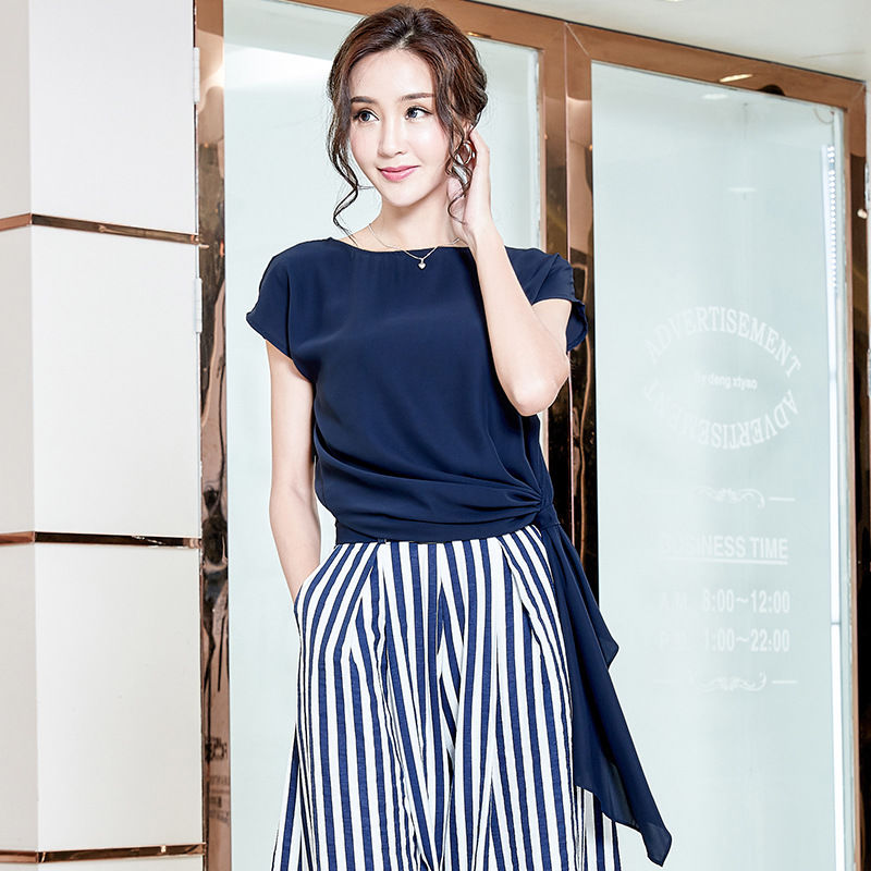 个子不高的女人少穿裙子，试试艳阳衫+短裤，不要高跟鞋也很美