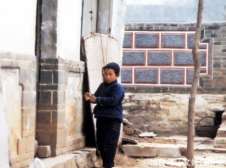 老外眼中80年代的中国农村，第三张大家都非常熟悉，现在还很普遍