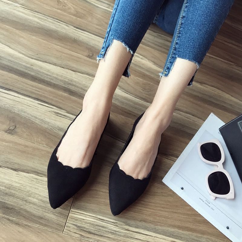 总以为女人穿高跟鞋才妩媚，看到嫂子的高跟鞋，这么白头一次见