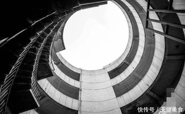  「车站」重庆红旗河沟车站即搬迁，空心圆筒楼和大巴穿楼，是否依然无恙？