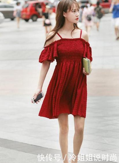 街拍：时尚姑娘出行，图五富婆穿紧身裤，“勾勒”出不俗的情节