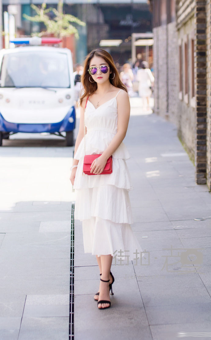 街拍北京:六款清新的时尚穿搭参考，不仅好看还有气质!