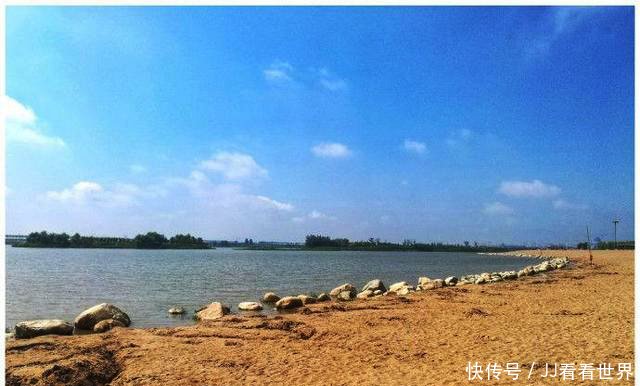 咸阳的“马尔代夫”最终还是没能扛住这场洪水,沙滩湖水都没有了