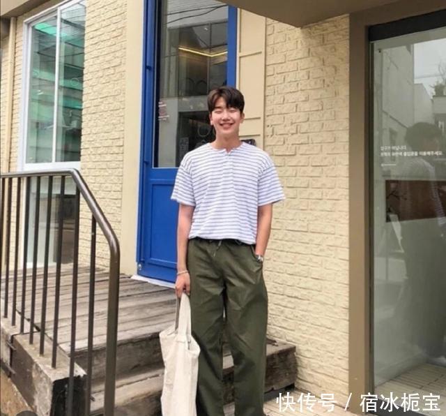  「挪不开」每天教男生一套穿搭！今天是韩系男友风，女生挪不开眼的那种