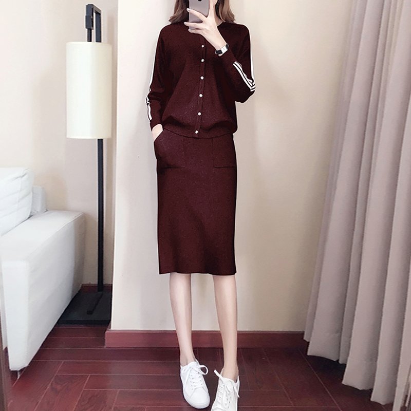 女人再穷，中秋回家也要会穿!推荐试试这些秋季套装，时髦又显嫩