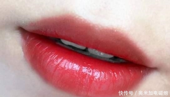  #红色#盘点10款大牌口红的经典色号，不懂买口红看这篇