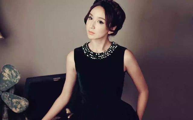 改变一个人的发型相当于整容，溜肩女生掌握这四点，瞬间提升气质