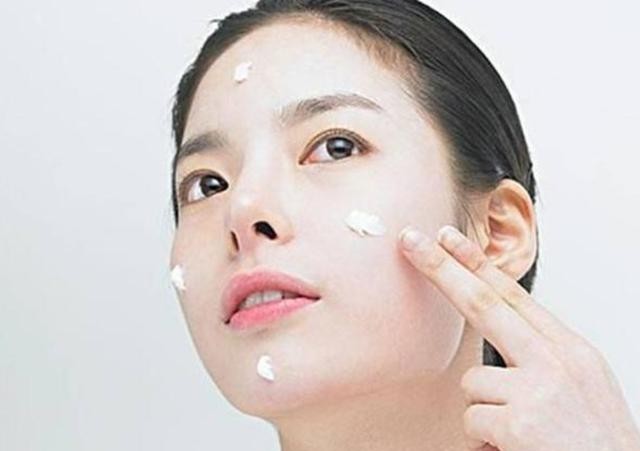  [不见]为啥这么多人用大牌的护肤品，仍然不见效果？顺序搞错难怪皮肤差