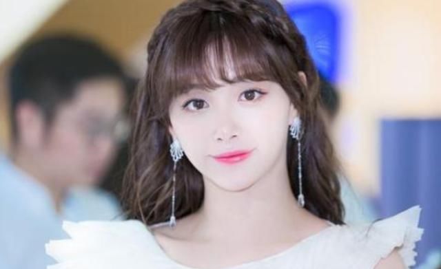  『黑料』青春有你2：孔雪儿获首A，没想到黑历史被扒，网友：未火先糊