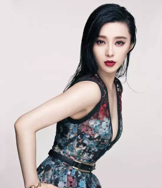 铲屎官举报有突破，资深媒体人爆料范的经纪人被抓，某明星被禁足