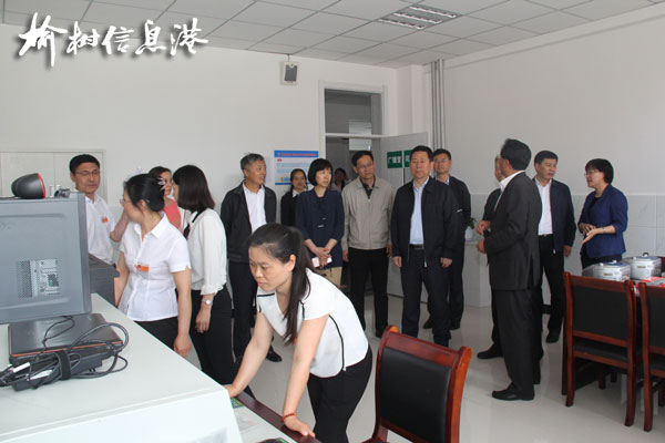 省教育厅副厅长岳强到我市视察高考准备工作