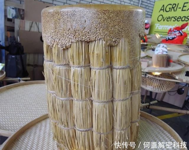「花钱买」20捆稻草编个草墩子,放在家里当凳子坐,如今年轻人只能花钱买到