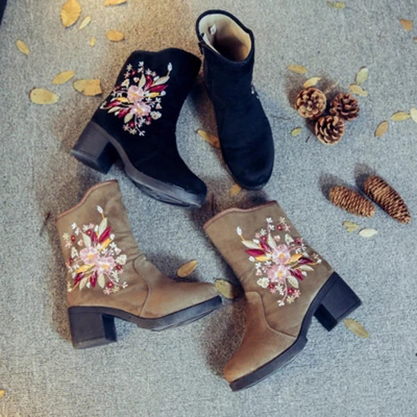 马丁靴今秋过时了，老婆买了几双流行的妈妈靴，不仅时尚还忒减龄