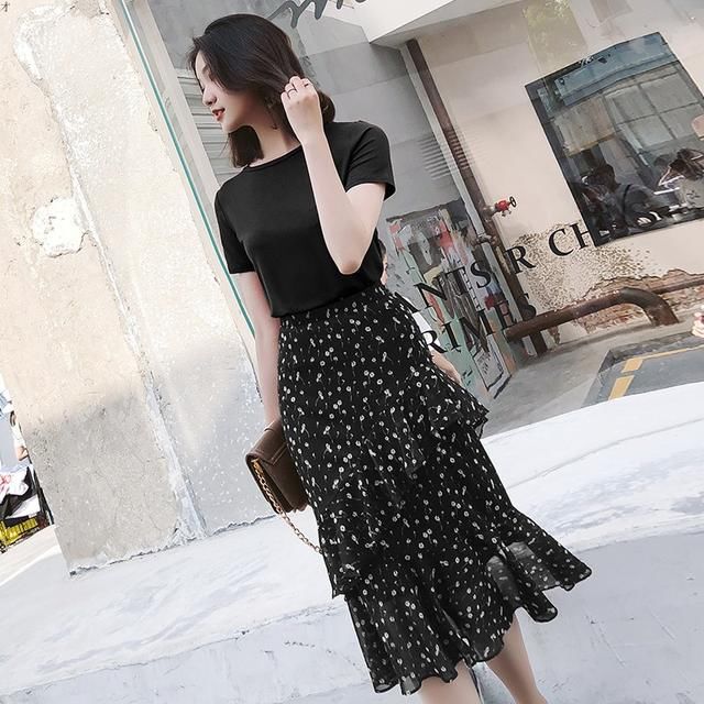 天呐!40岁的女人一定要穿性感迷人的“鱼尾裙”，轻松穿出s型!