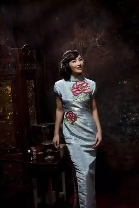 50张勾魂女子旗袍照片，真养眼！