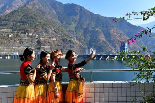 攀枝花有个小九寨，二滩如画在绿水青山间