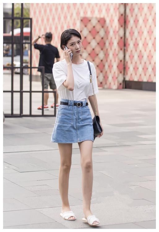 街拍：图5和图6都是千万身家白富美，你更喜欢哪一个