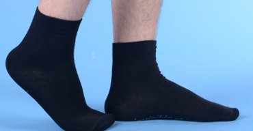 做个温雅的型男,小细节也不要错过袜子也要时尚帅气