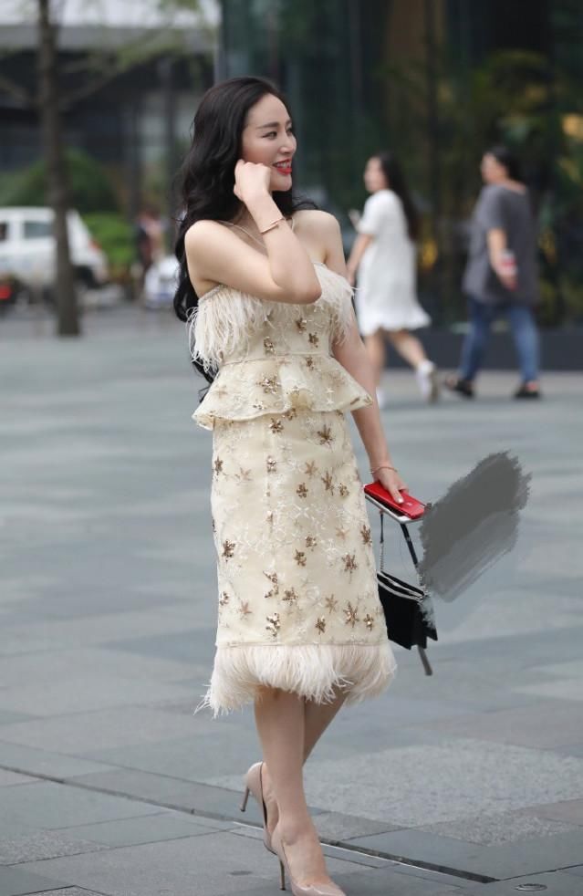 「套裙」蕾丝毛边套裙的窈窕妹子, 只能说美艳不可方物