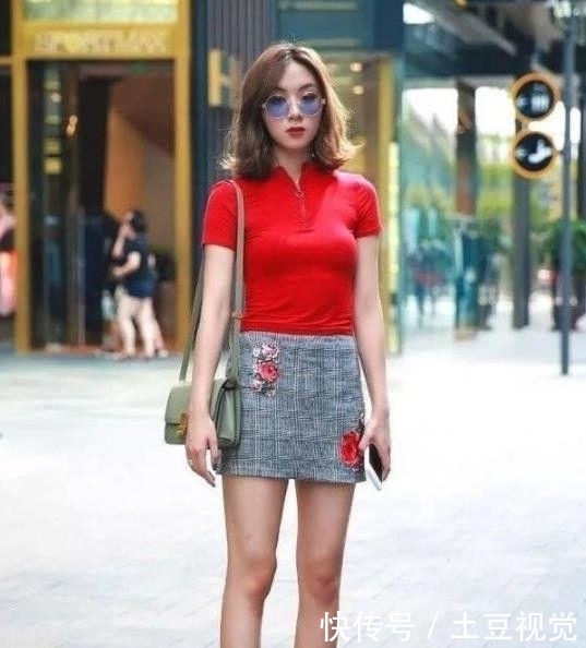 回头率:柔哥的美女街拍朝气蓬勃的美女,街头回头率300