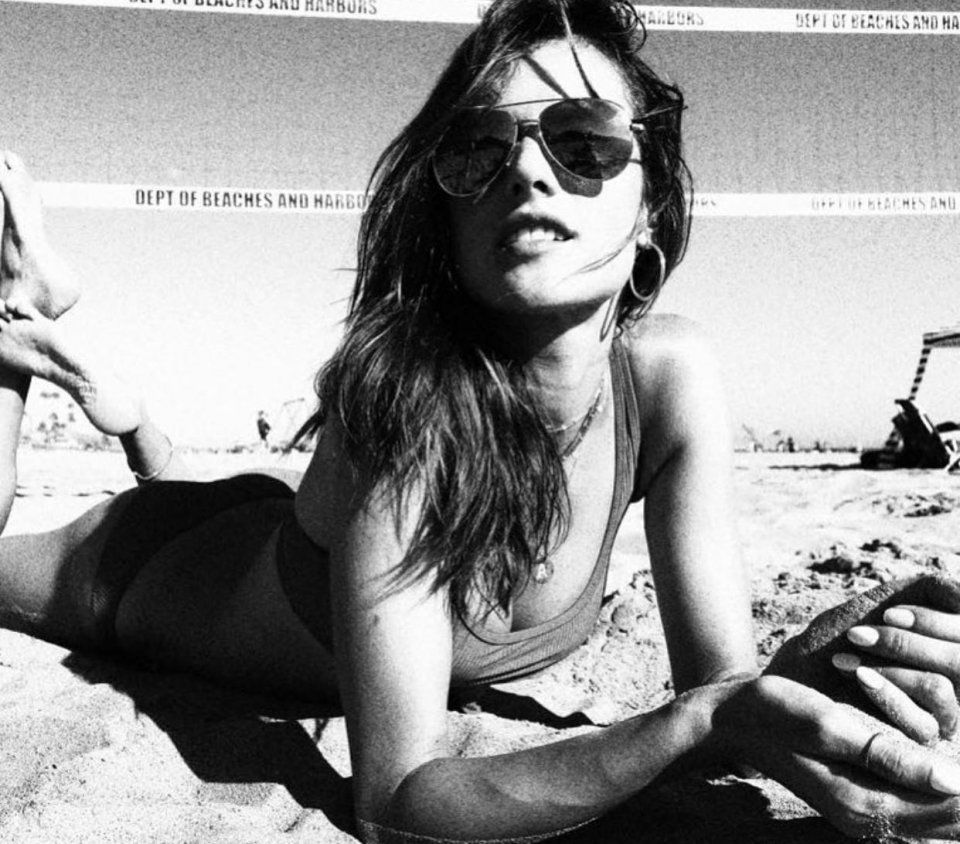 37岁却像20岁一样迷人，这位维密天使性感到爆炸！