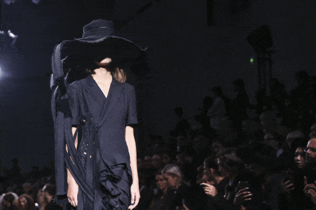 时装秀:Yohji Yamamoto 2020 春夏时装秀:山本耀司的黑色诗意想象