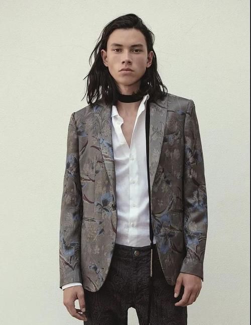 ETRO：ETRO 2020春夏系列，利落剪裁化繁为简，彰显睿智干练气场