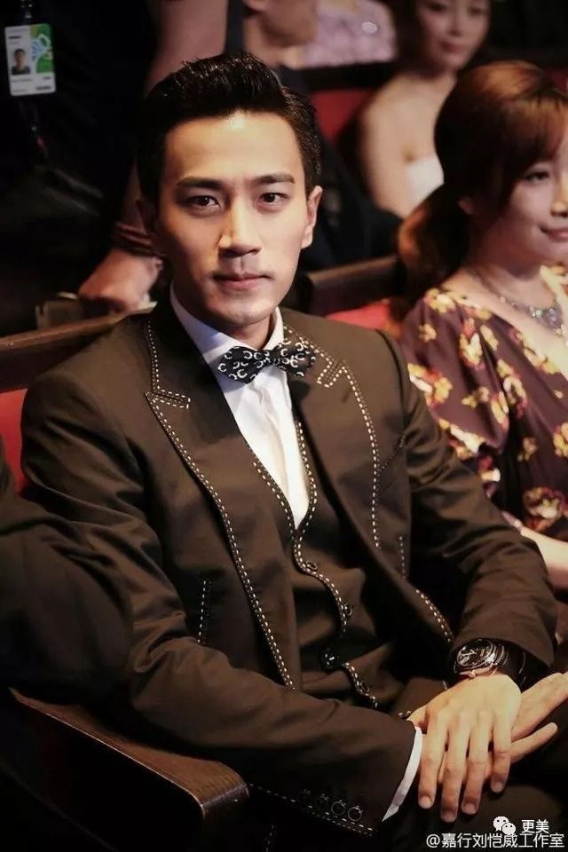 刘恺威杨幂被爆已离婚2年，疑似恋上金融圈白富美?