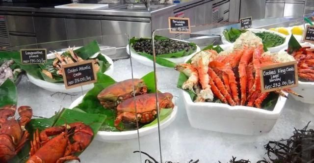 迪拜的土豪平时都吃什么?去迪拜的菜市场看看,真是长见识了