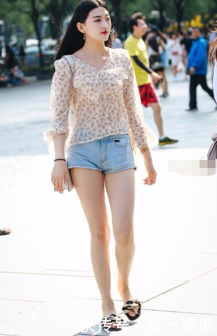 街拍：这样的美腿，你一辈子都值得拥有，从此再也不想出门