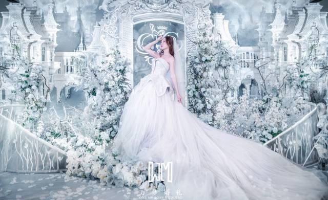  『蓝色』在冰蓝色的世界里，上演我们的冰雪奇缘，春天里特别的冰雪婚礼