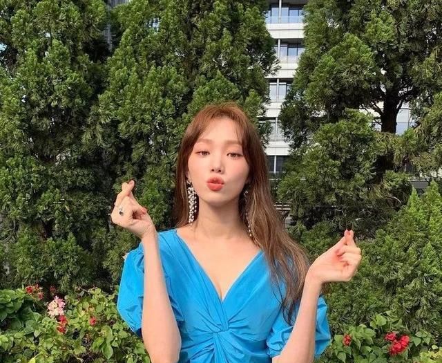  「复古」不知道怎么穿?跟着BLACKPINK学习最佳穿搭术!